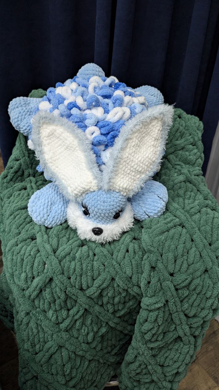 Rabbit soft knitted pillow