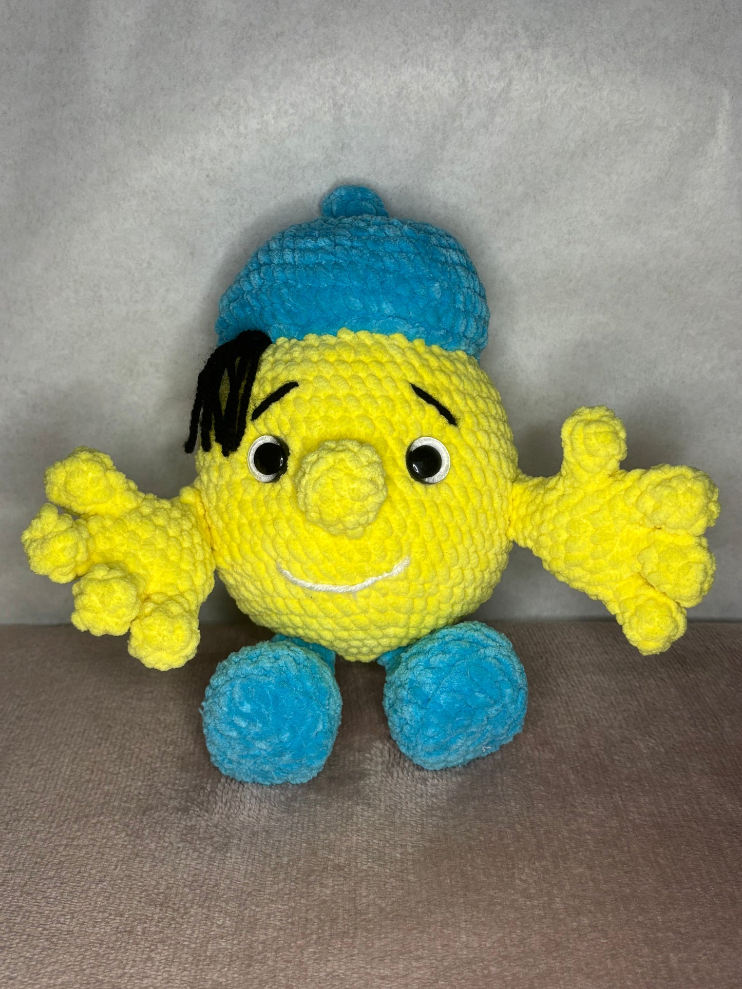 Kolobok soft knitted toy