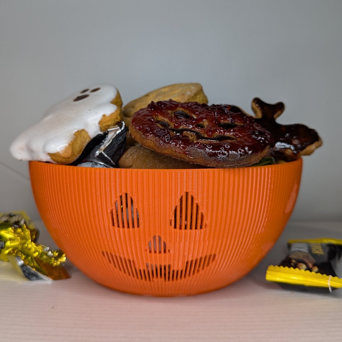 Candy bowl with pumpkin face