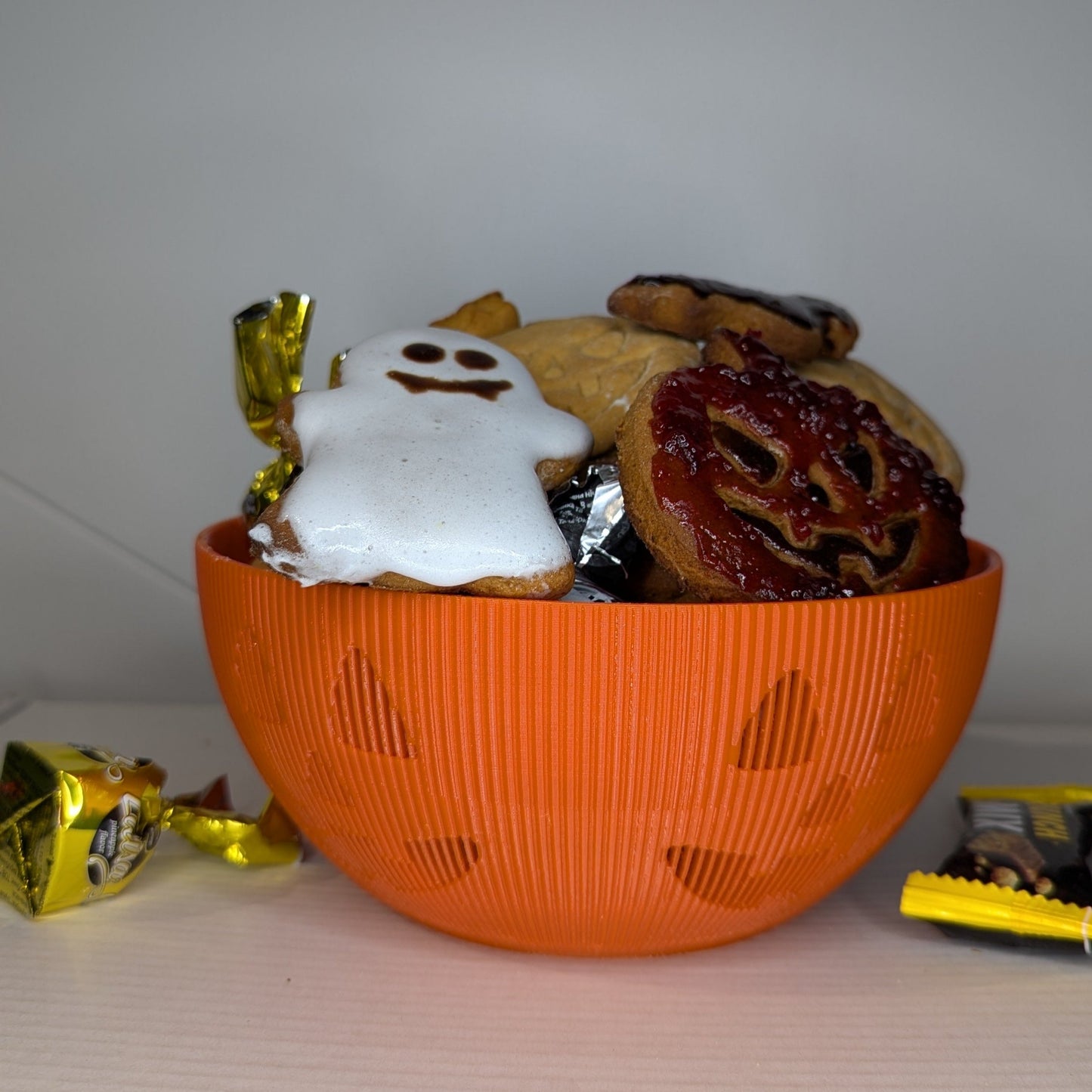 Candy bowl with pumpkin face